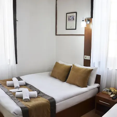 Konak Hotel Kaleici 2*